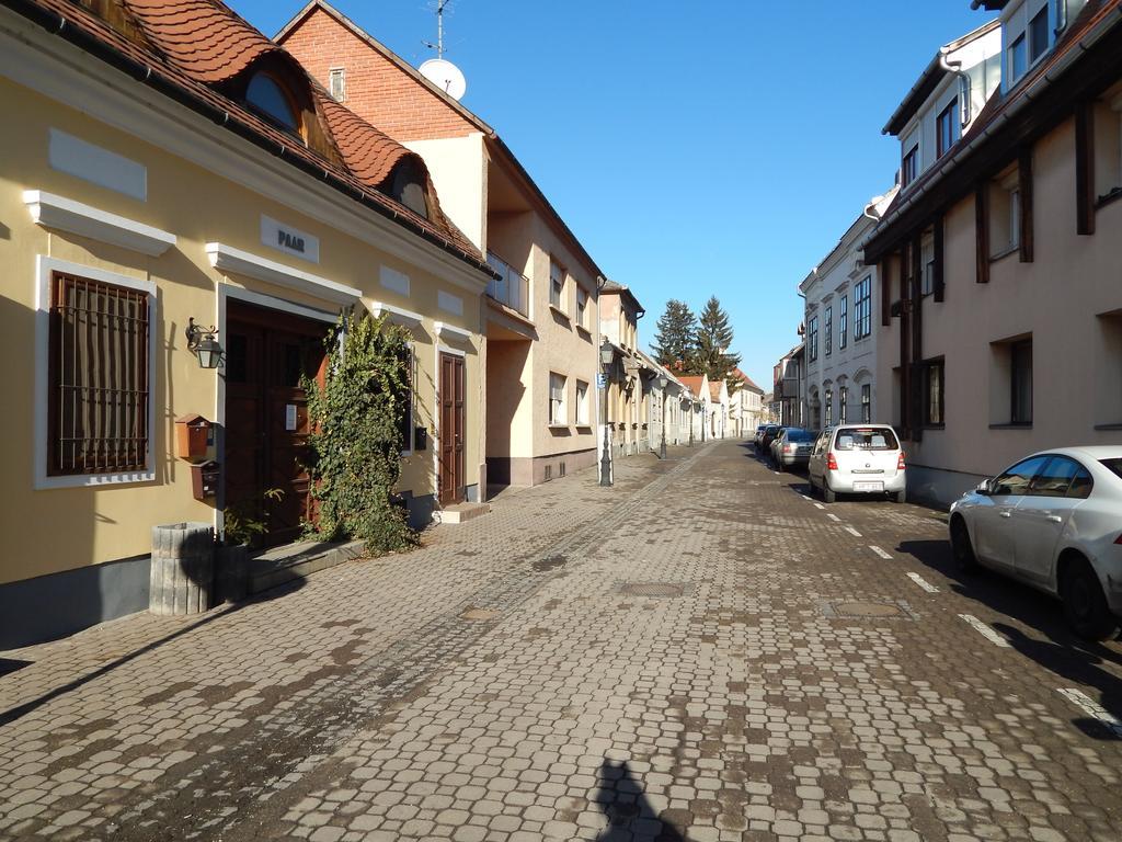 Apartamento Csillagvirág Apartman Mosonmagyaróvár Exterior foto